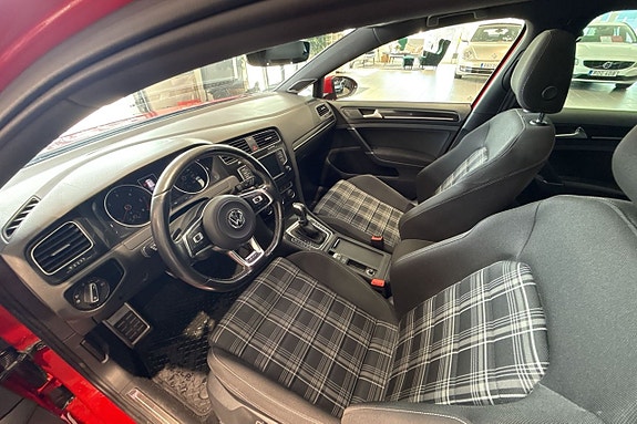 Volkswagen Golf I 12 of 26