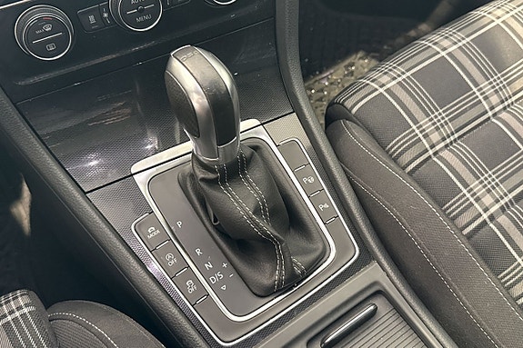 Volkswagen Golf I 13 of 26