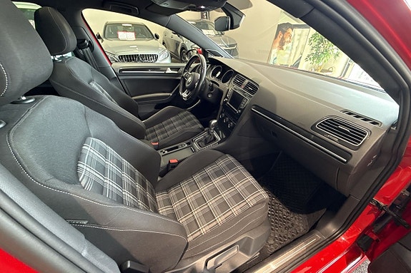 Volkswagen Golf I 8 of 26