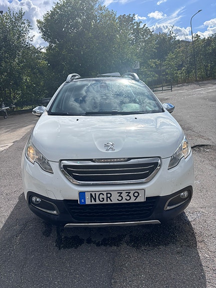 Peugeot 2008 2 of 4