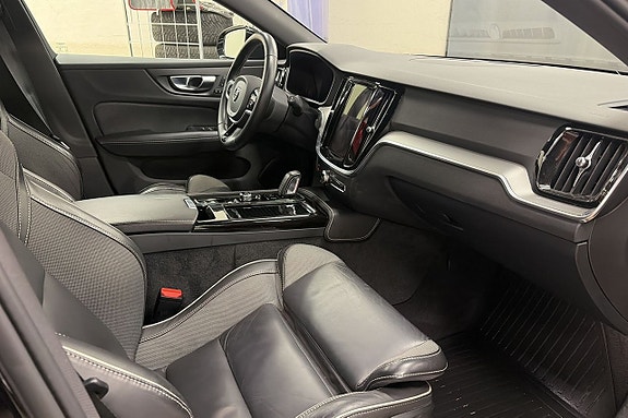 Volvo V60 11 of 22
