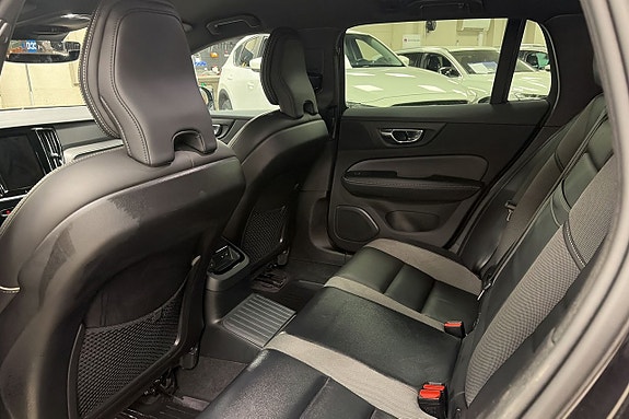 Volvo V60 7 of 22