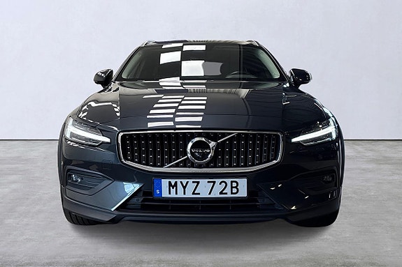 Volvo V60 Cross Country 7 of 27