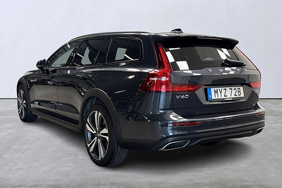 Volvo V60 Cross Country 3 of 27