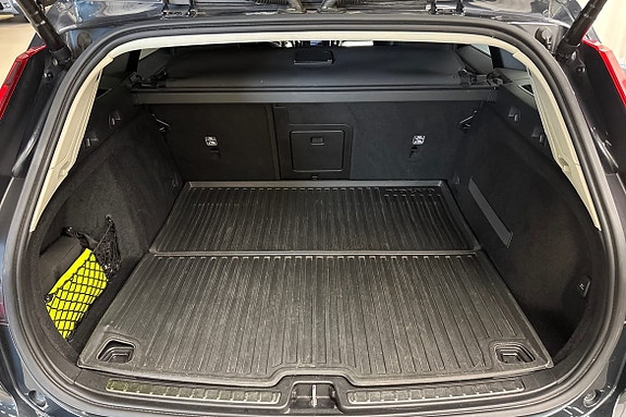 Volvo V60 Cross Country 17 of 27