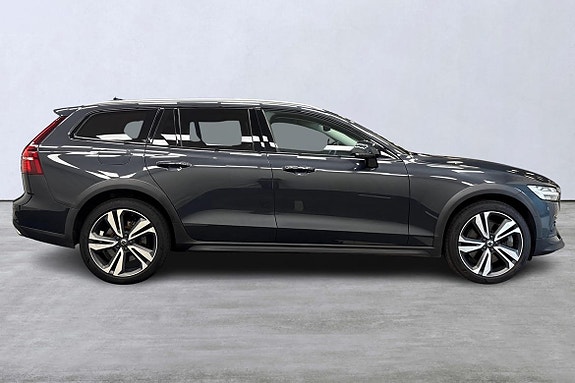 Volvo V60 Cross Country 5 of 27