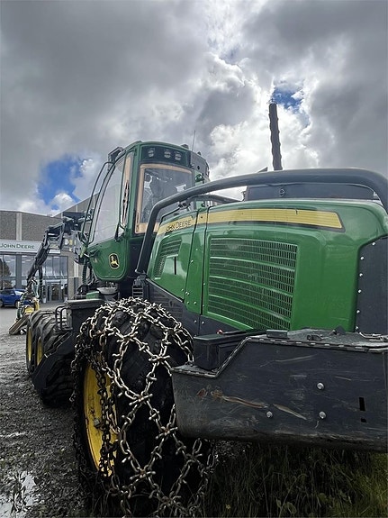 John Deere 1170G 2 of 6