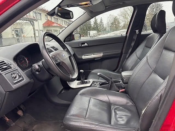 Volvo V50 7 of 8