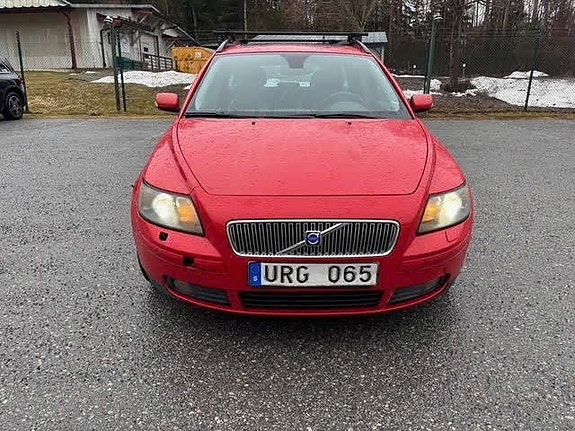 Volvo V50 2 of 8