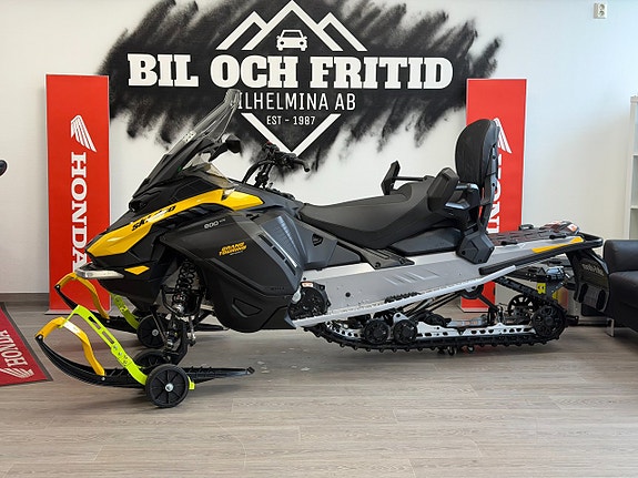 Ski-Doo Grand Touring Sport 600 ACE 137" 3500mm 32mm Ripsaw 2 of 7