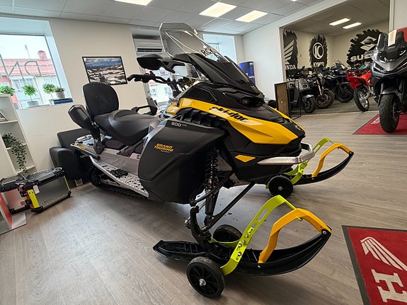 Ski-Doo Grand Touring Sport 600 ACE 137" 3500mm 32mm Ripsaw 3 of 7