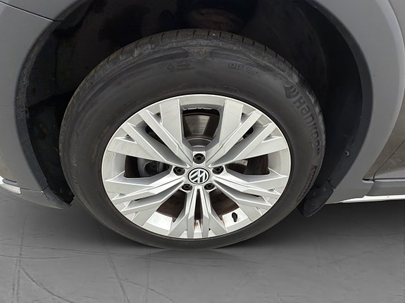 Volkswagen Passat Alltrack 29 of 30
