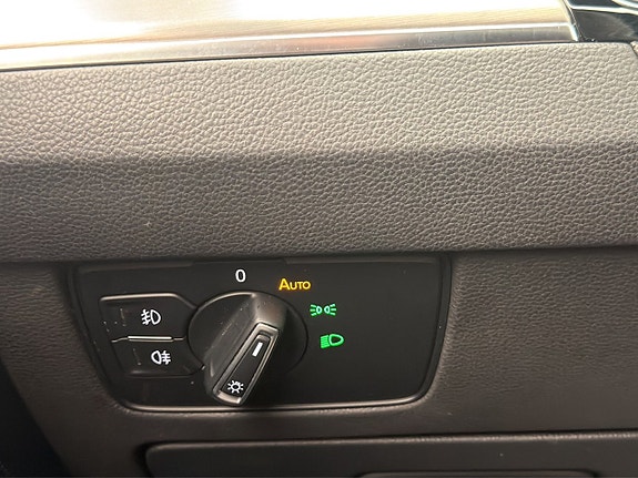 Volkswagen Passat Alltrack 27 of 30