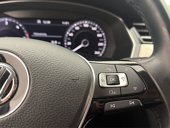 Volkswagen Passat Alltrack 25 of 30