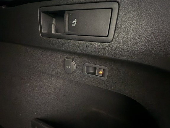 Volkswagen Passat Alltrack 14 of 30