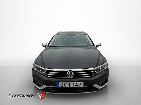 Volkswagen Passat Alltrack 2 of 30
