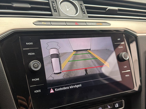 Volkswagen Passat Alltrack 22 of 30