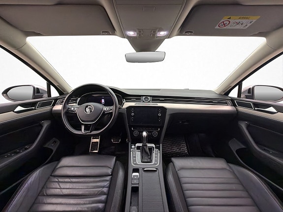Volkswagen Passat Alltrack 16 of 30