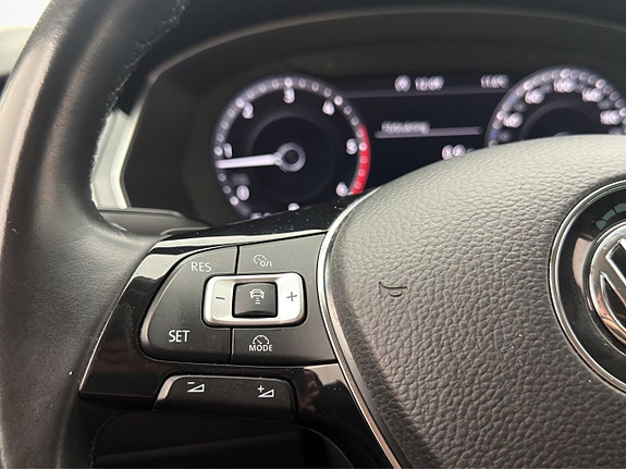 Volkswagen Passat Alltrack 26 of 30