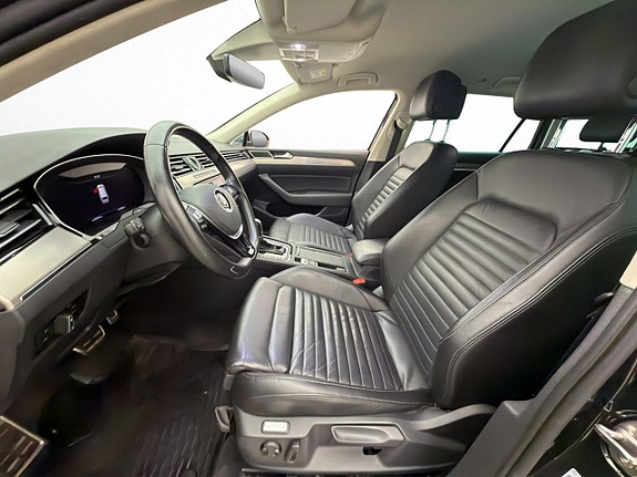 Volkswagen Passat Alltrack 19 of 30