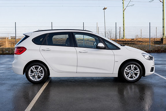 BMW 218d 2 of 3