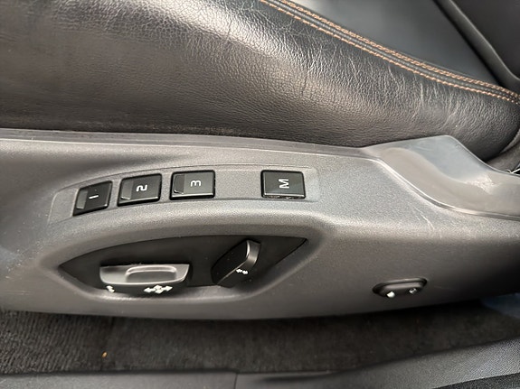 Volvo XC60 14 of 30