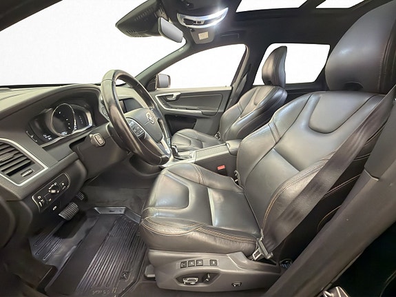 Volvo XC60 17 of 30