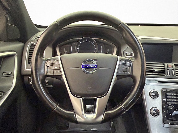 Volvo XC60 23 of 30