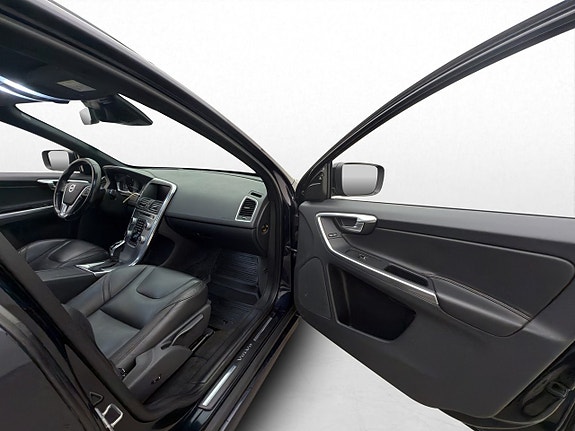 Volvo XC60 20 of 30