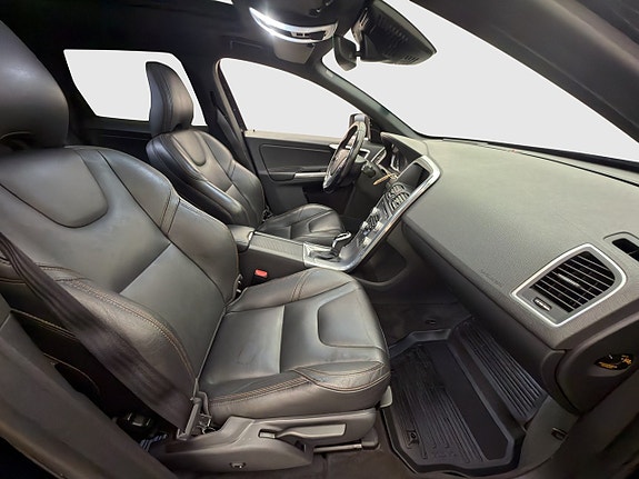Volvo XC60 18 of 30