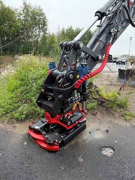 Hyundai HX140AL 7 of 9