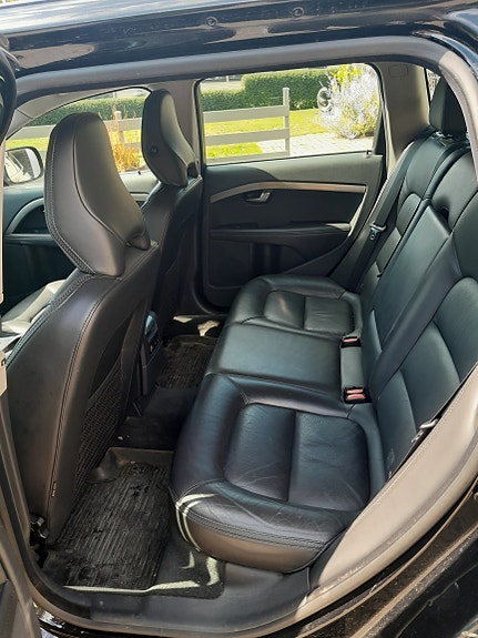 Volvo XC70 3 of 8