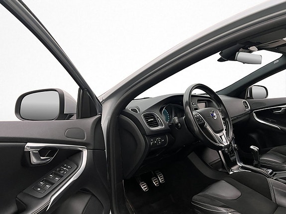Volvo V40 14 of 26