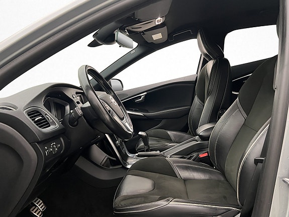 Volvo V40 15 of 26