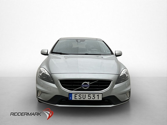 Volvo V40 2 of 26