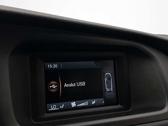 Volvo V40 18 of 26