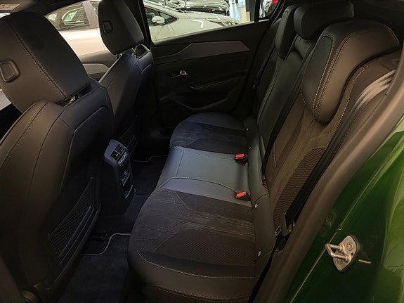 Peugeot 308 18 of 22