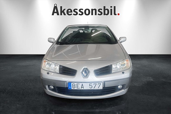 Renault Megane 2 of 12