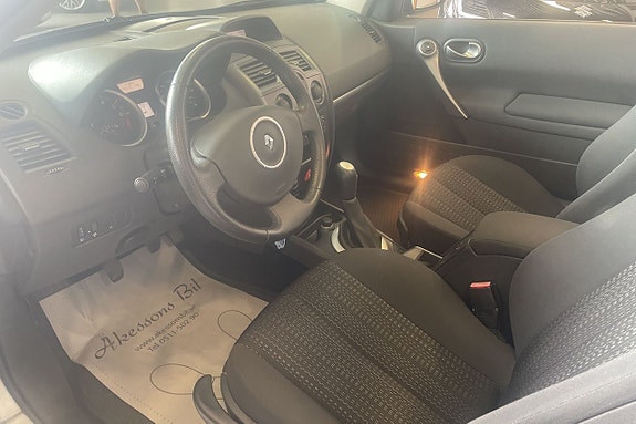 Renault Megane 9 of 12