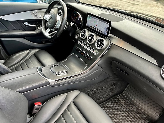 Mercedes-Benz GLC300 d 8 of 14