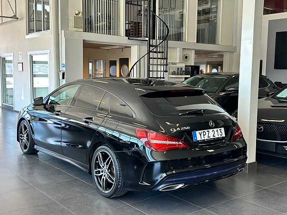 Mercedes-Benz CLA250 3 of 17