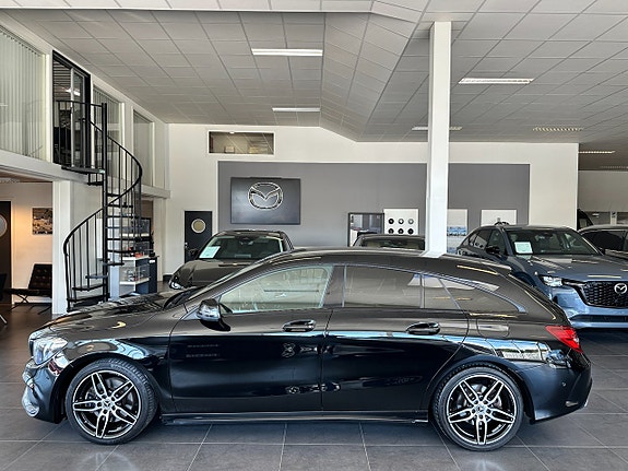 Mercedes-Benz CLA250 2 of 17