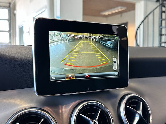 Mercedes-Benz CLA250 16 of 17