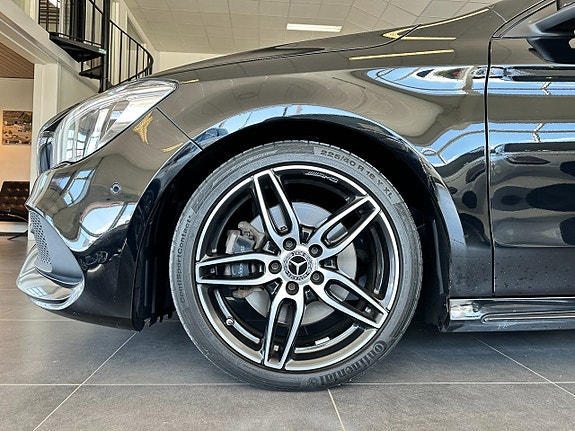Mercedes-Benz CLA250 6 of 17