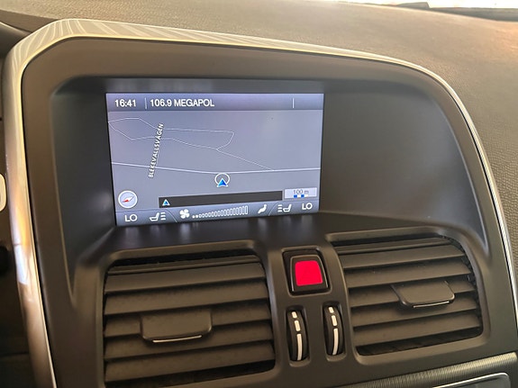 Volvo XC60 7 of 8