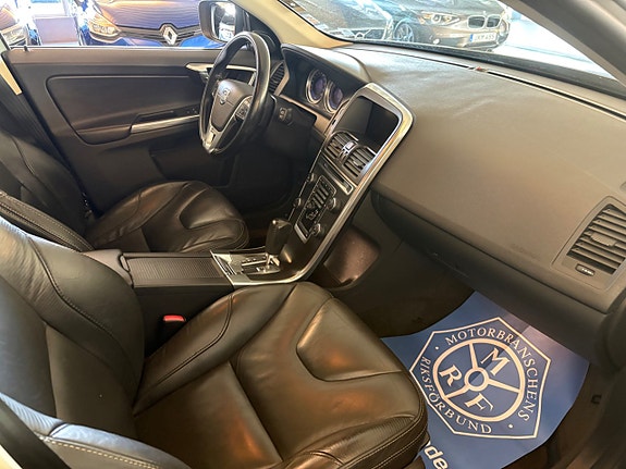 Volvo XC60 6 of 8