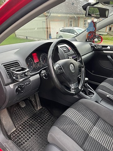 Volkswagen Golf V 5 of 9