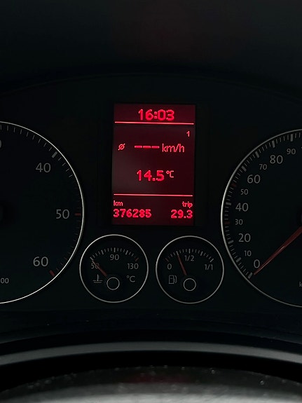 Volkswagen Golf V 3 of 9