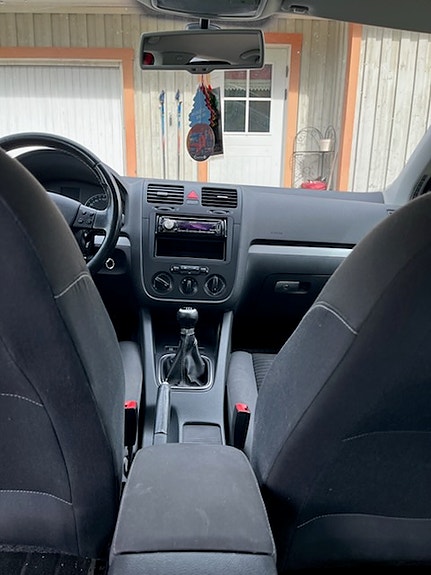 Volkswagen Golf V 2 of 9