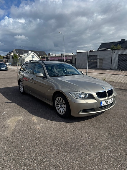 BMW 320d 4 of 6